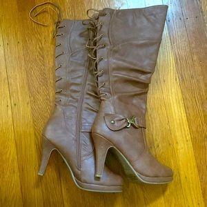 Elegant Tan Heeled Boots with Lace-Up Detail